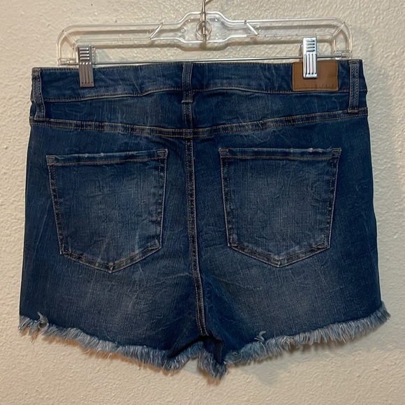 Aeropostale high waisted shorts new with tag size 12 - Picture 4 of 4